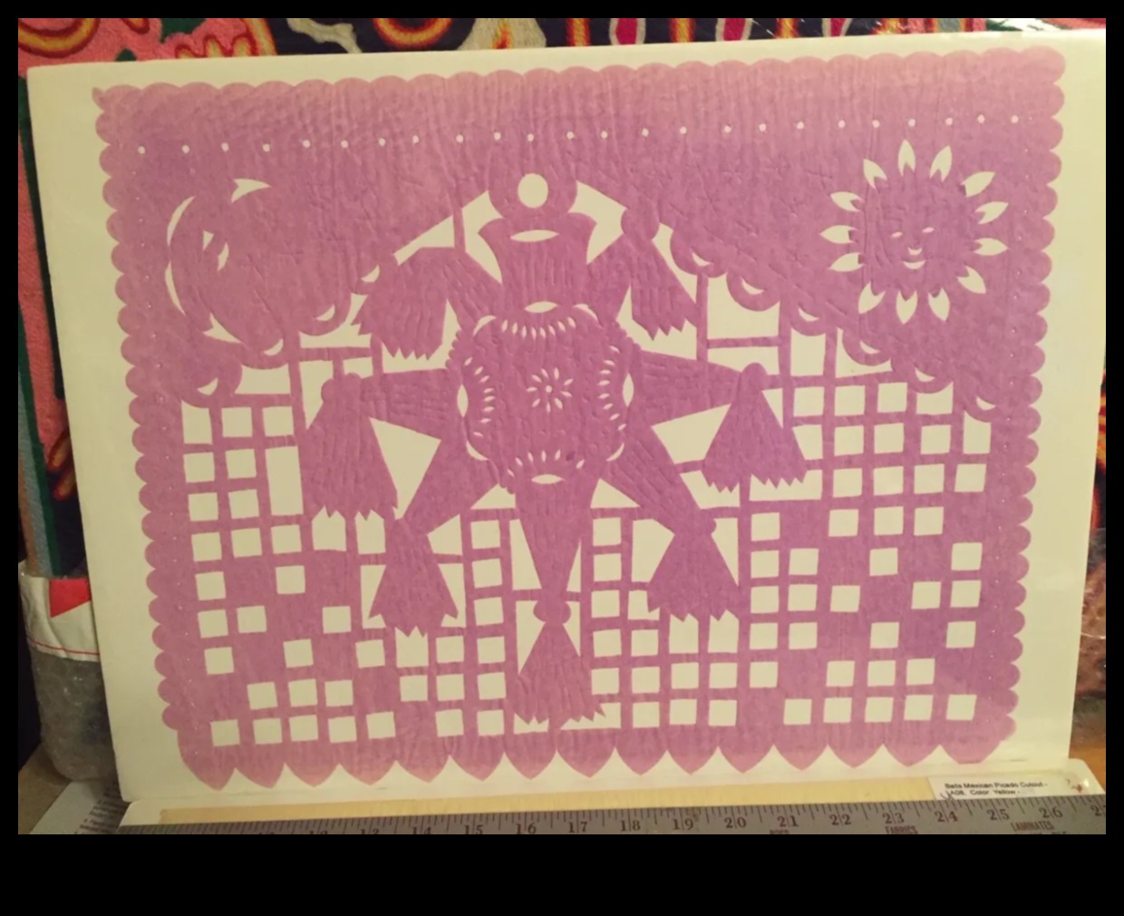 Papel Picado Η τέχνη της κοπής χαρτιού 4 Εξερευνώντας το Papel Picado: Παραδοσιακή μεξικάνικη κοπή χαρτιού