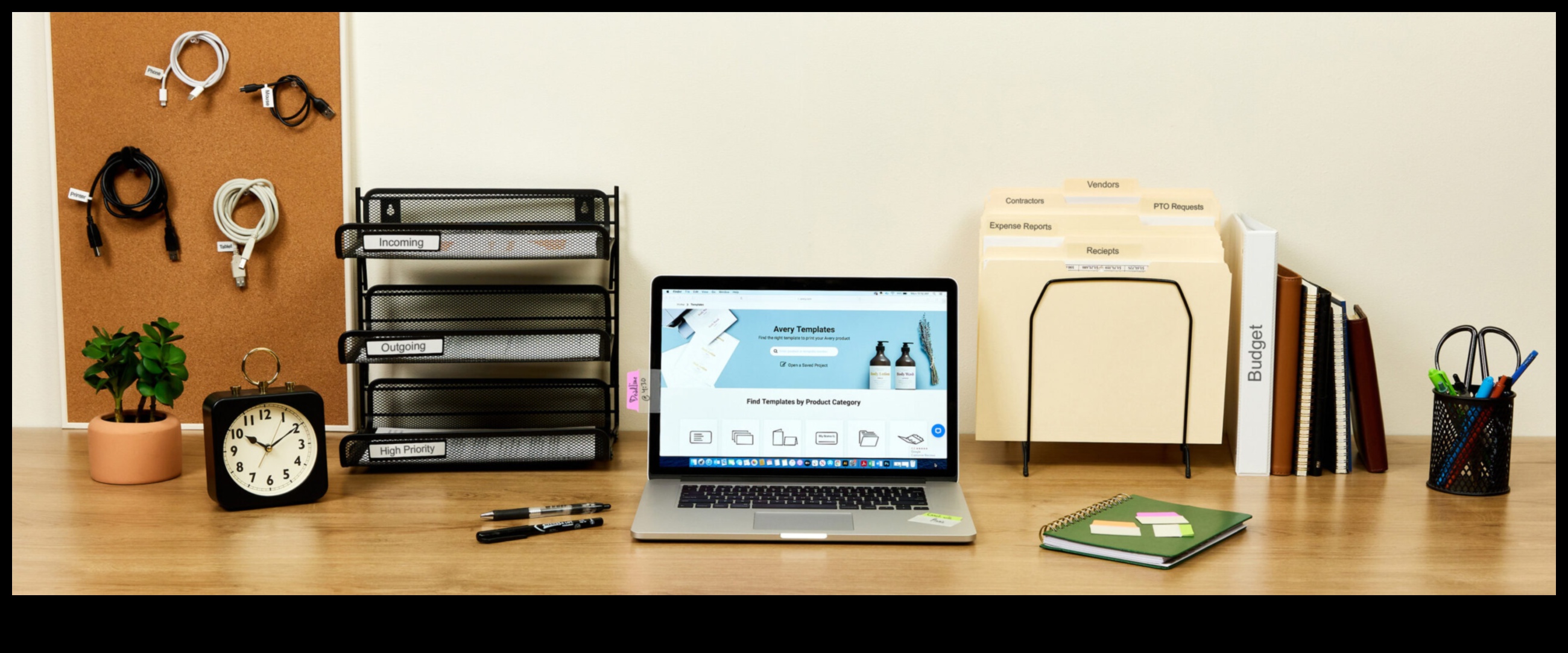 Ξύλινες οργανώσεις γραφείου DIY: Δημιουργία παραγγελίας στον χώρο εργασίας σας