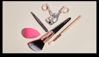 Exploring Niche Makeup Tools: Innovative Instruments for Specialty Techniques