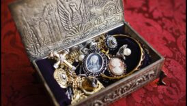 Personalized Pizzazz: DIY Accessories That Speak You