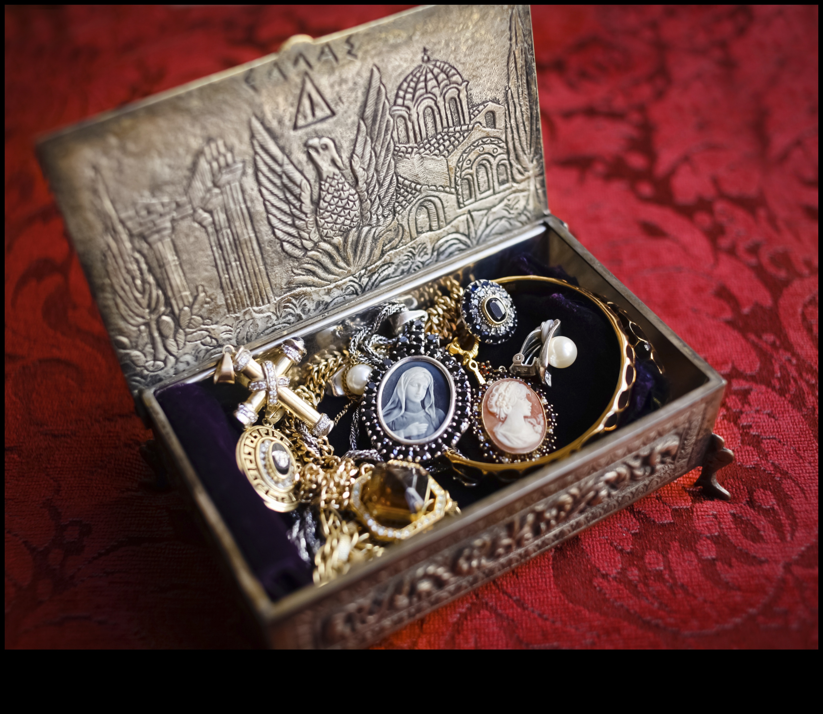 Personalized Pizzazz: DIY Accessories That Speak You