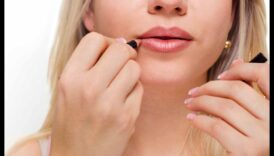 Lip Liner and Aging: Ενισχύοντας τα ώριμα χείλη για νεανική εμφάνιση