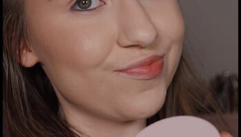 Weightless Wonders: Ελαφριές πούδρες για φυσική εμφάνιση