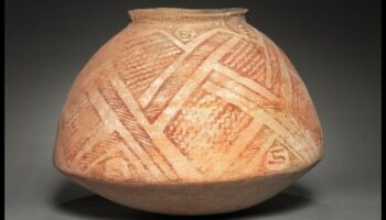 Crafting with Clay: DIY Pottery Projects for Artistic Expression