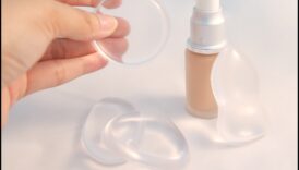 Σφουγγάρια σιλικόνης εναντίον παραδοσιακών μπλέντερ: Ποιο εργαλείο κυριαρχεί;