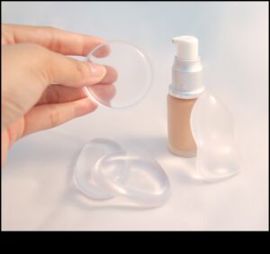 Σφουγγάρια σιλικόνης εναντίον παραδοσιακών μπλέντερ: Ποιο εργαλείο κυριαρχεί;